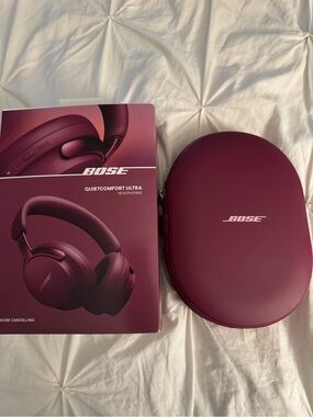 Bose Ultra Quiet comfort Over-Ear Wireless Headphones- in plum